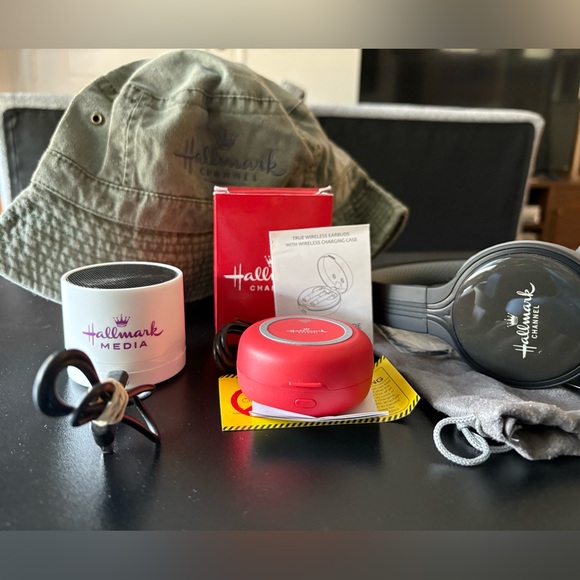 Hallmark Channel wireless bundle - Picture 1 of 6